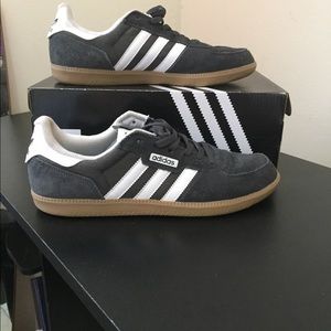 Men’s Adidas Leonero
